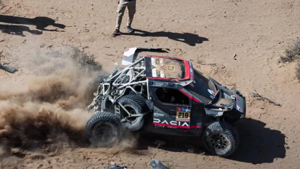 Dacia atacă decizia FIA după accidentul lui Sébastien Loeb la Raliul Dakar 2025 și cere revizuirea descalificării 945021