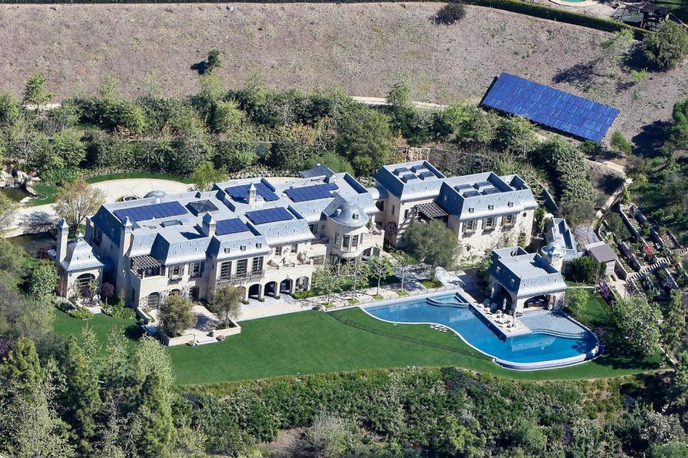 Los Angeles, devastat de mai multe incendii uriașe. Autoritățile au anunțat primele decese. Garda Națională, trimisă să ajute pompierii 944878