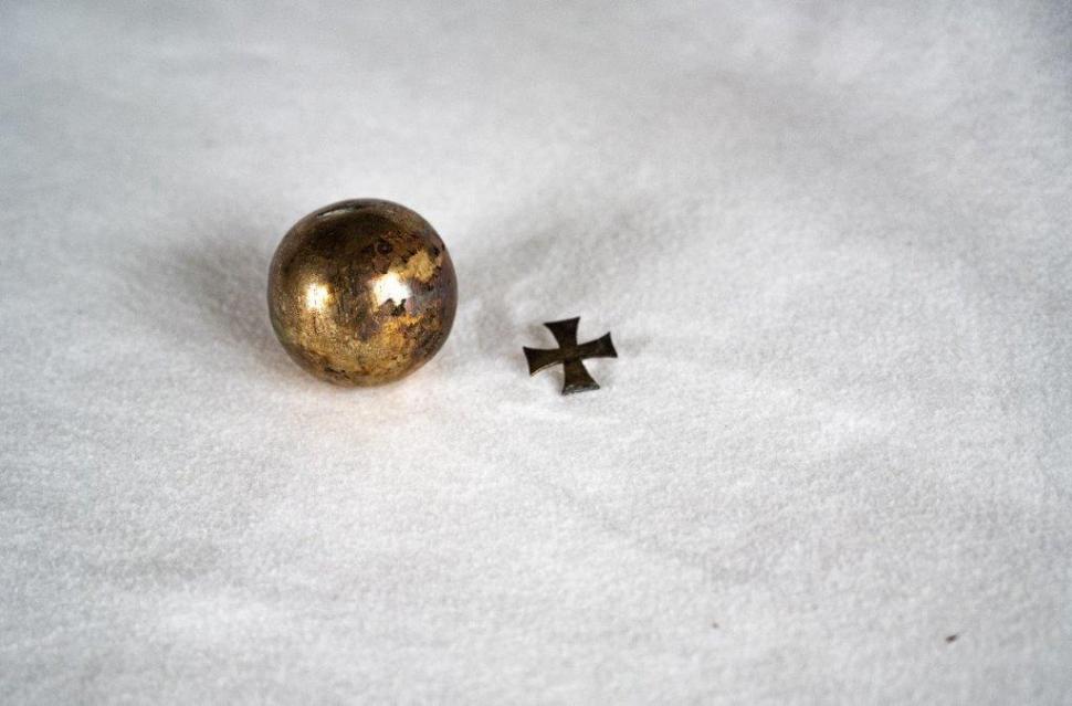 Comori regale pierdute de zeci de ani, recuperate din criptele Catedralei din Vilnius. Cui au aparținut 945289