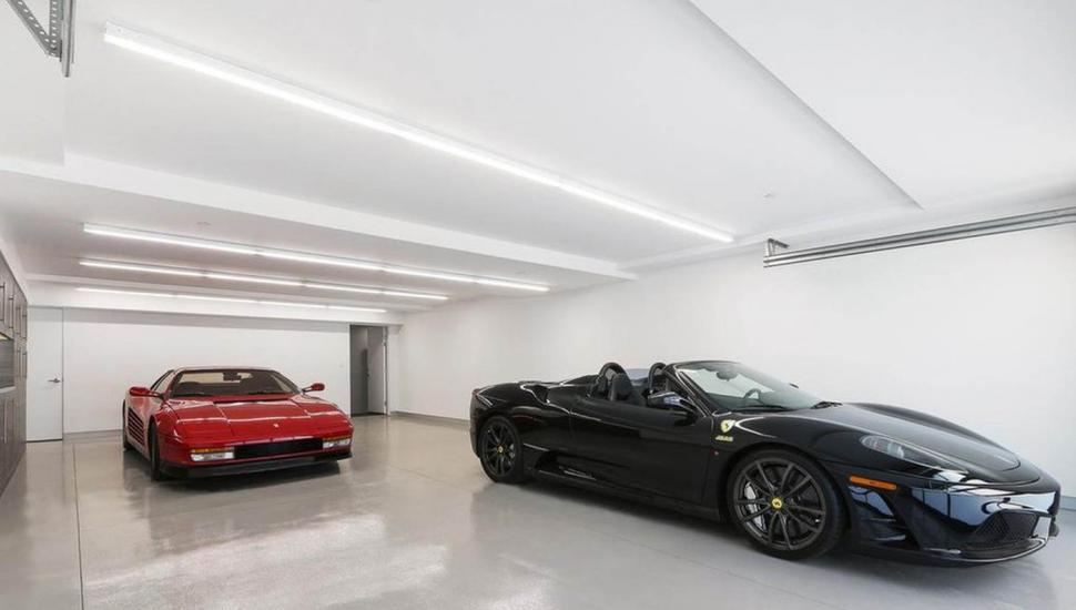 Din casa lui Anthony Hopkins din LA au mai rămas doar treptele de la intrare. Cum arăta vila de 6,6 milioane $ înainte de incendiu 945188