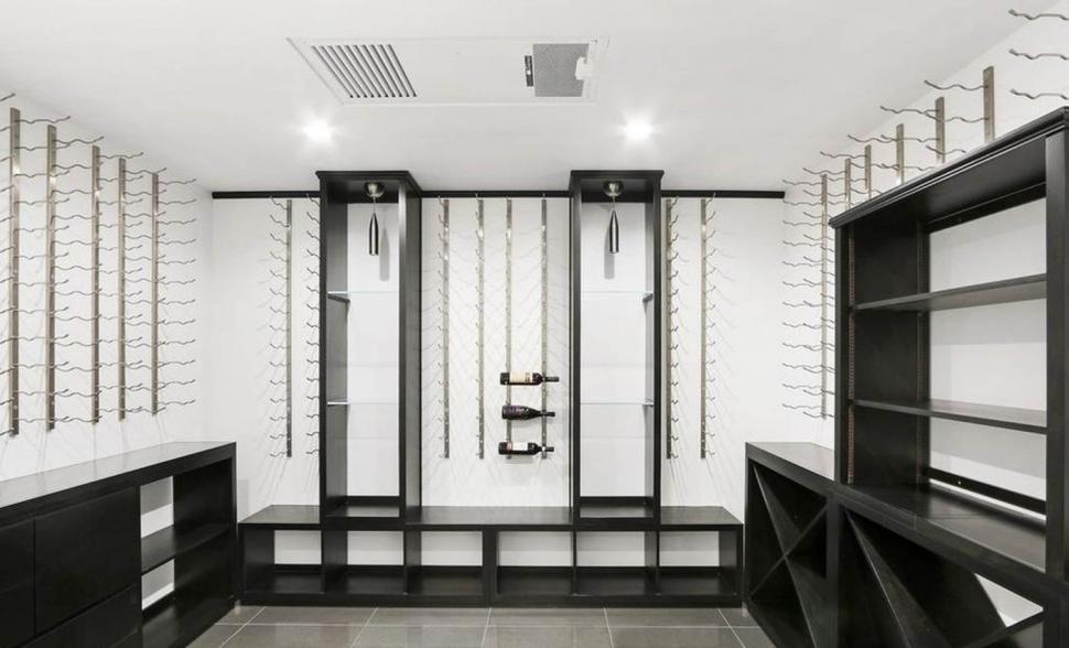 Din casa lui Anthony Hopkins din LA au mai rămas doar treptele de la intrare. Cum arăta vila de 6,6 milioane $ înainte de incendiu 945191