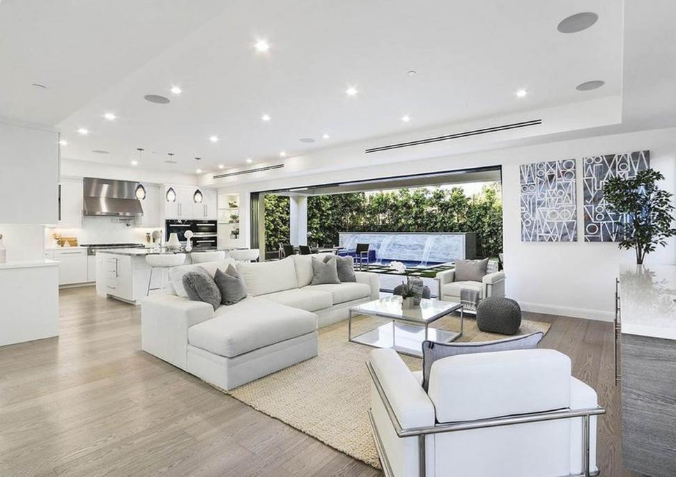 Din casa lui Anthony Hopkins din LA au mai rămas doar treptele de la intrare. Cum arăta vila de 6,6 milioane $ înainte de incendiu 945207