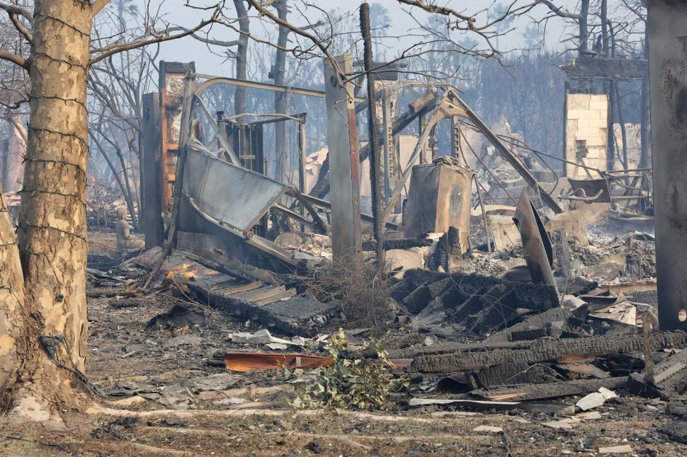 Incendiile din Los Angeles se apropie de semnul Hollywood. Cum arată acum Sunset Boulevard și alte locuri pe care le știm din filme 945141