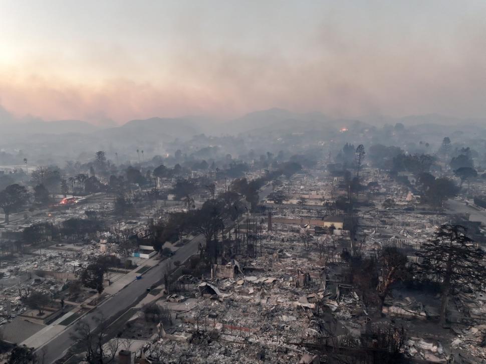 Incendiile din Los Angeles se apropie de semnul Hollywood. Cum arată acum Sunset Boulevard și alte locuri pe care le știm din filme 945150