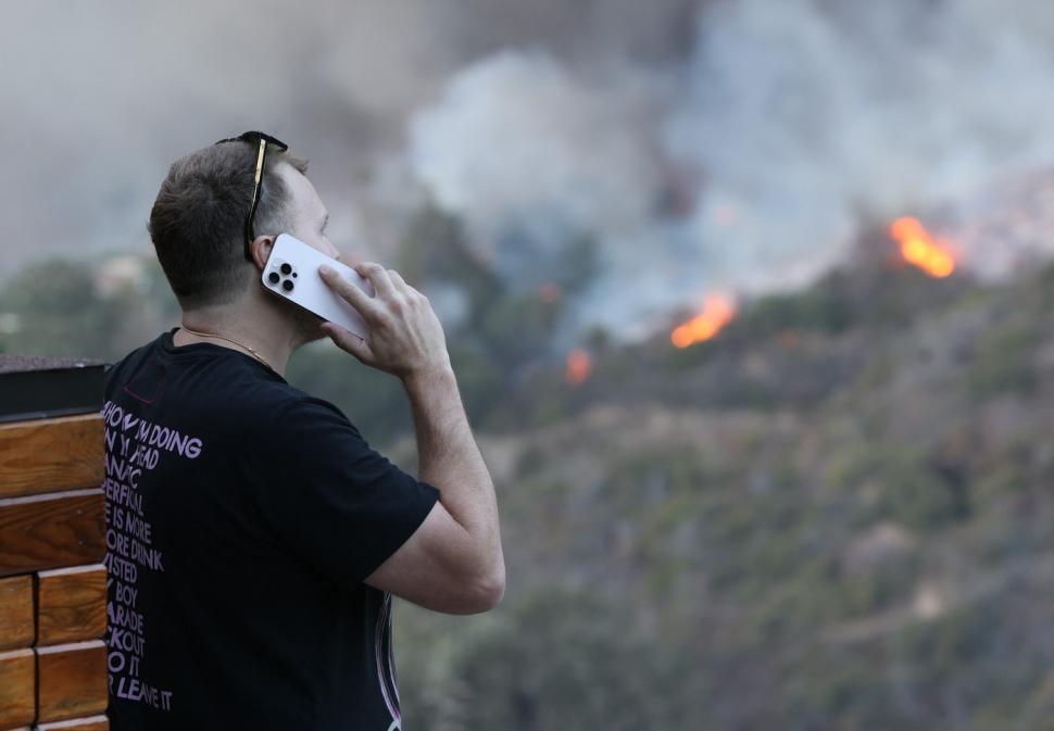 După ce a filmat momentul în care incendiul i-a cuprins casa, vedeta TV Spencer Pratt arată acum ce a mai rămas din ea 945435