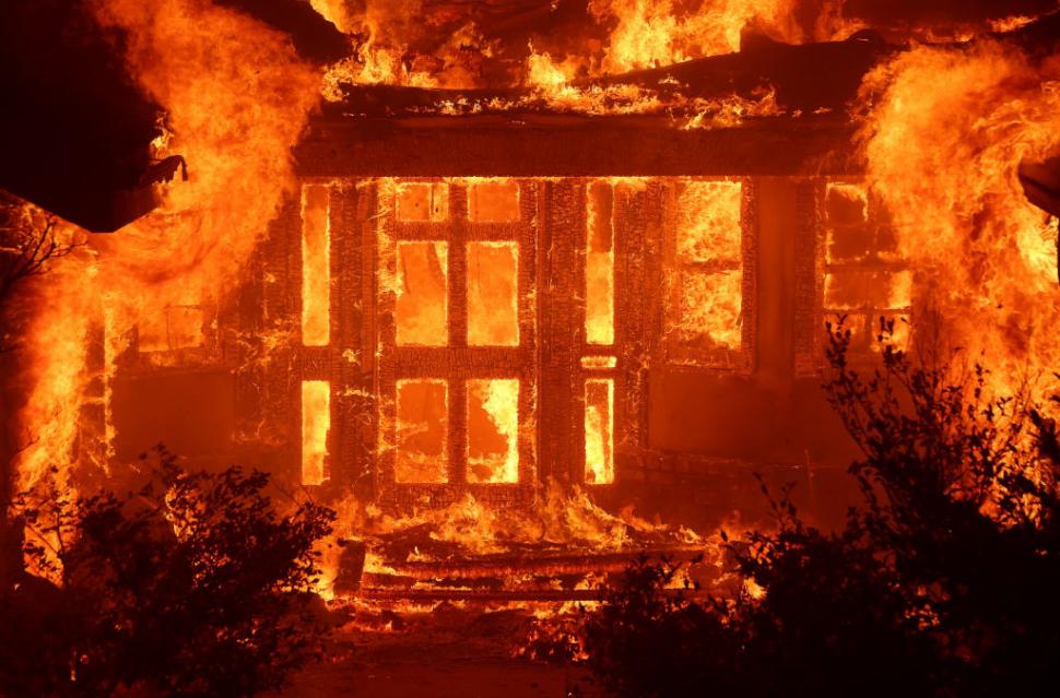 Incendiile continuă să facă prăpăd în Los Angeles. Biden: „Seamănă cu o scenă de război” 945690