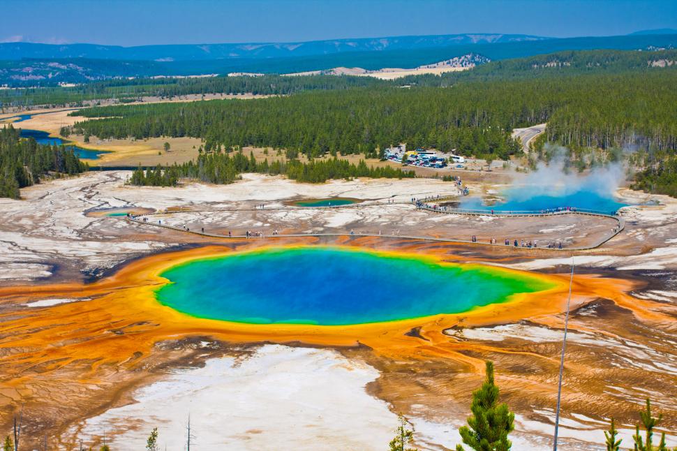 Prismatic Spring, în imagini și culori care par ireale: Cel mai mare izvor termal din SUA „clocotește”, iar apa este sterilă în centru 945665