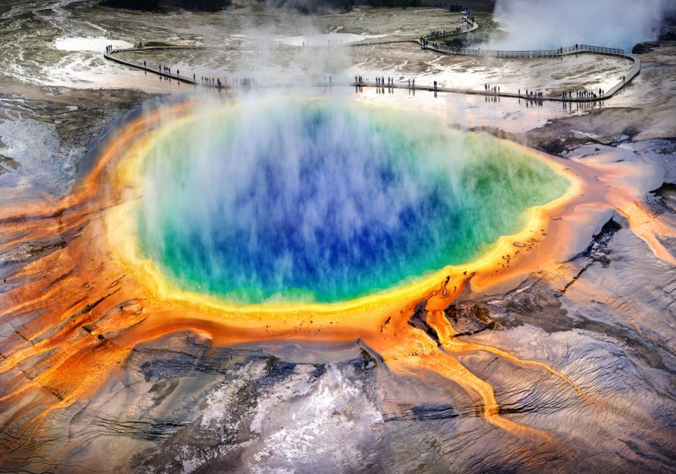 Prismatic Spring, în imagini și culori care par ireale: Cel mai mare izvor termal din SUA „clocotește”, iar apa este sterilă în centru 945672