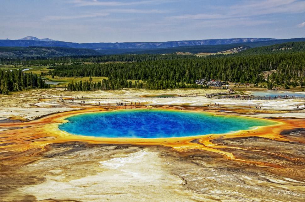 Prismatic Spring, în imagini și culori care par ireale: Cel mai mare izvor termal din SUA „clocotește”, iar apa este sterilă în centru 945675
