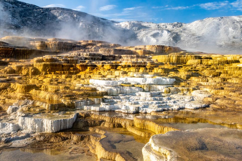 Prismatic Spring, în imagini și culori care par ireale: Cel mai mare izvor termal din SUA „clocotește”, iar apa este sterilă în centru 945683