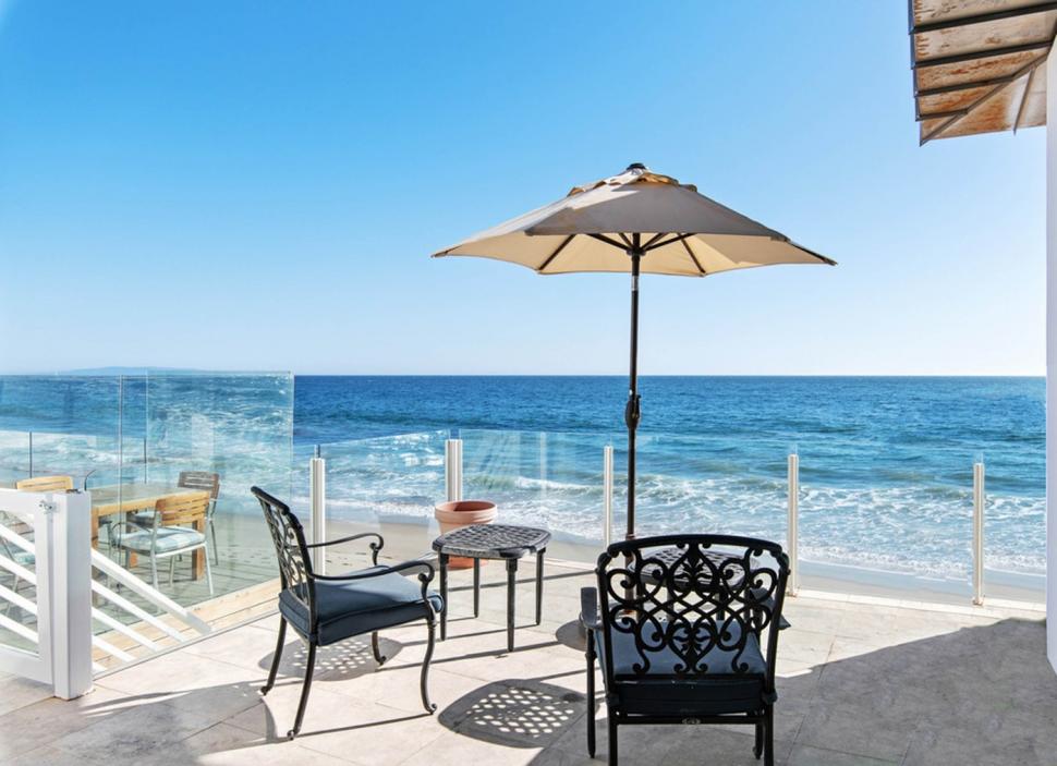 Cum arăta casa lui Paris Hilton înainte de a fi făcută scrum de incendiile din Los Angeles. A fost cumpărată în 2021, cu 8,4 milioane $ 945451