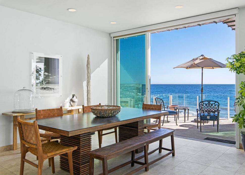 Cum arăta casa lui Paris Hilton înainte de a fi făcută scrum de incendiile din Los Angeles. A fost cumpărată în 2021, cu 8,4 milioane $ 945452