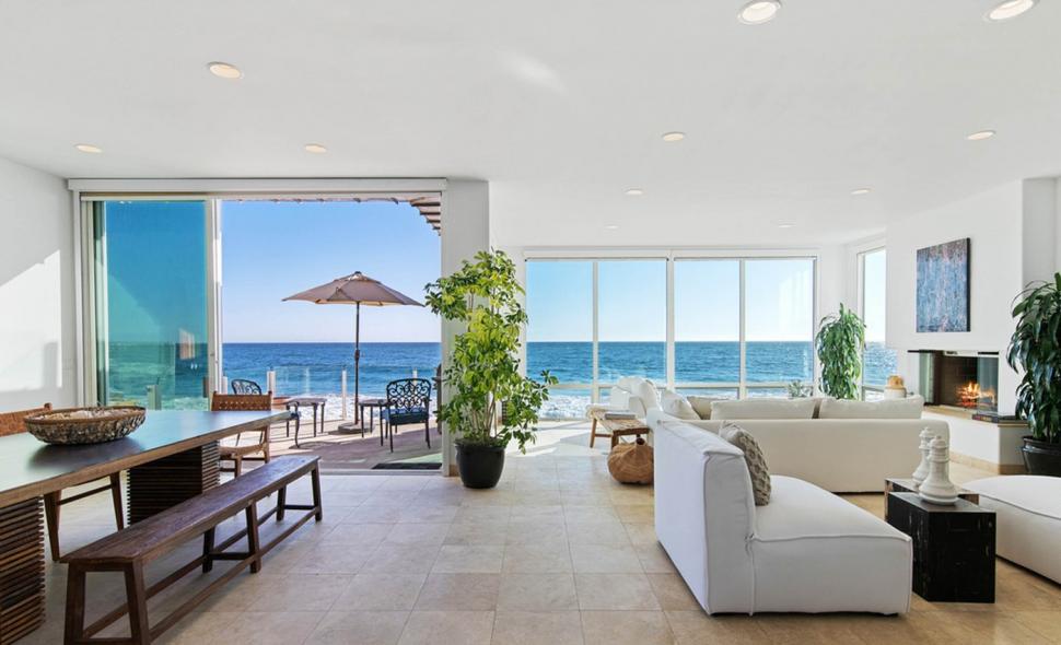 Cum arăta casa lui Paris Hilton înainte de a fi făcută scrum de incendiile din Los Angeles. A fost cumpărată în 2021, cu 8,4 milioane $ 945453