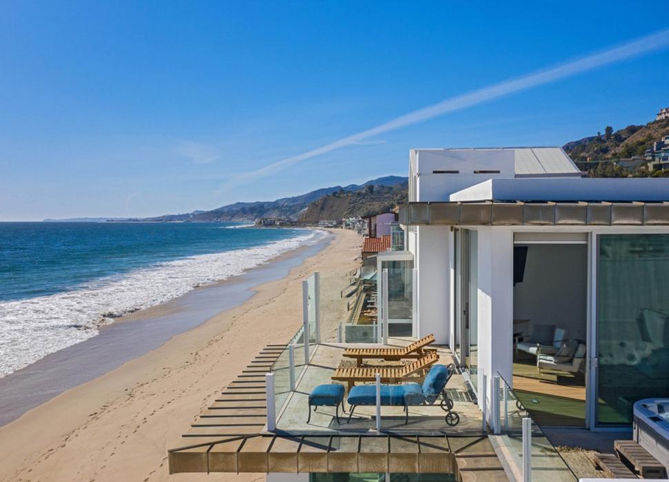 Cum arăta casa lui Paris Hilton înainte de a fi făcută scrum de incendiile din Los Angeles. A fost cumpărată în 2021, cu 8,4 milioane $ 945454