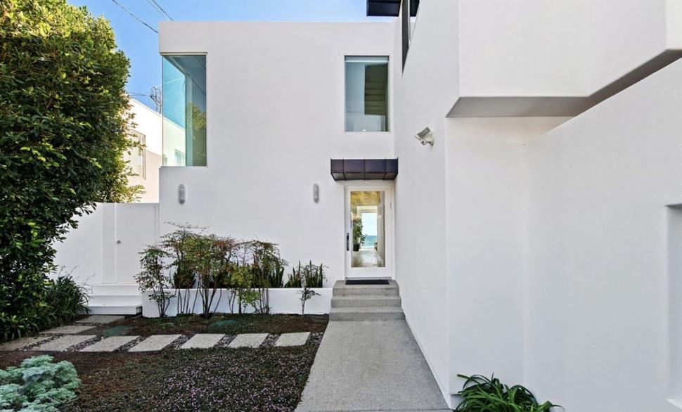 Cum arăta casa lui Paris Hilton înainte de a fi făcută scrum de incendiile din Los Angeles. A fost cumpărată în 2021, cu 8,4 milioane $ 945456