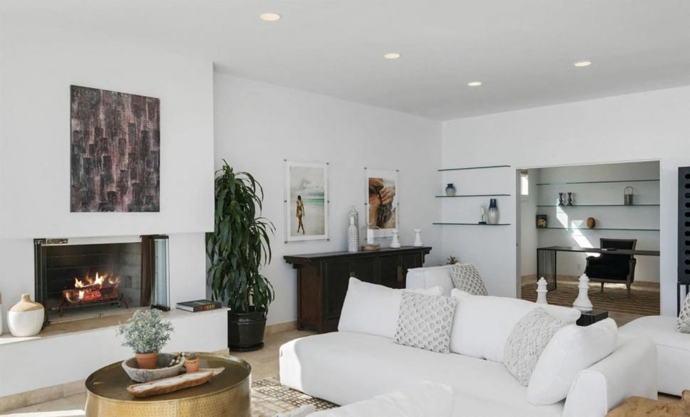 Cum arăta casa lui Paris Hilton înainte de a fi făcută scrum de incendiile din Los Angeles. A fost cumpărată în 2021, cu 8,4 milioane $ 945460