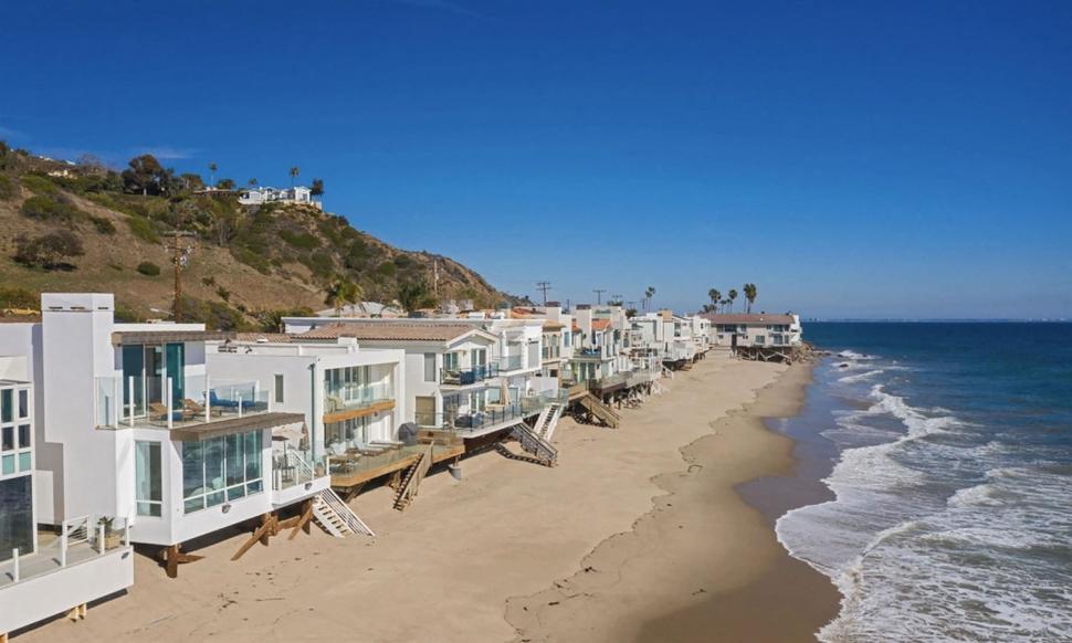 Cum arăta casa lui Paris Hilton înainte de a fi făcută scrum de incendiile din Los Angeles. A fost cumpărată în 2021, cu 8,4 milioane $ 945463