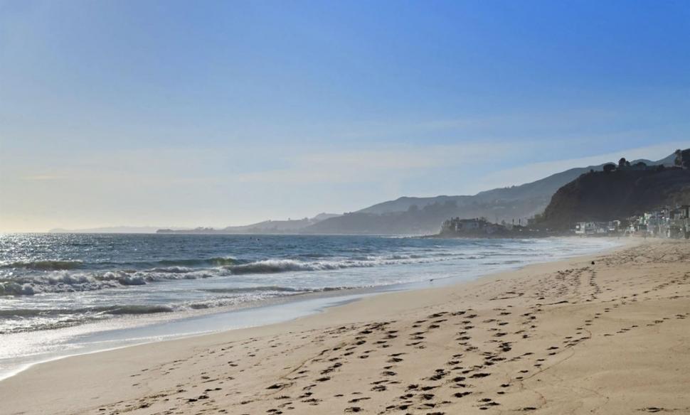 Cum arăta casa lui Paris Hilton înainte de a fi făcută scrum de incendiile din Los Angeles. A fost cumpărată în 2021, cu 8,4 milioane $ 945464