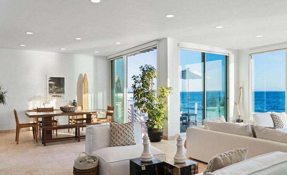 Cum arăta casa lui Paris Hilton înainte de a fi făcută scrum de incendiile din Los Angeles. A fost cumpărată în 2021, cu 8,4 milioane $ 945471