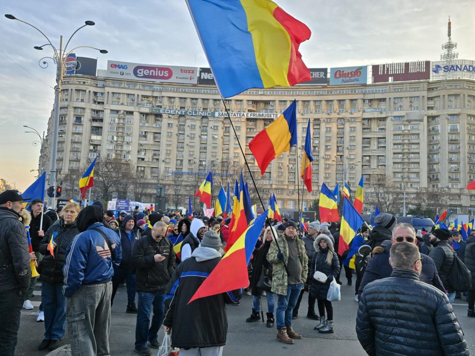 Ce nu s-a văzut la televizor de la protestul AUR. Reportaj incognito în mijlocul manifestanților. „Poate că George nu e în Polonia” 945847