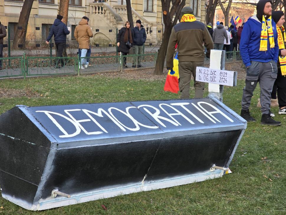 Ce nu s-a văzut la televizor de la protestul AUR. Reportaj incognito în mijlocul manifestanților. „Poate că George nu e în Polonia” 945853