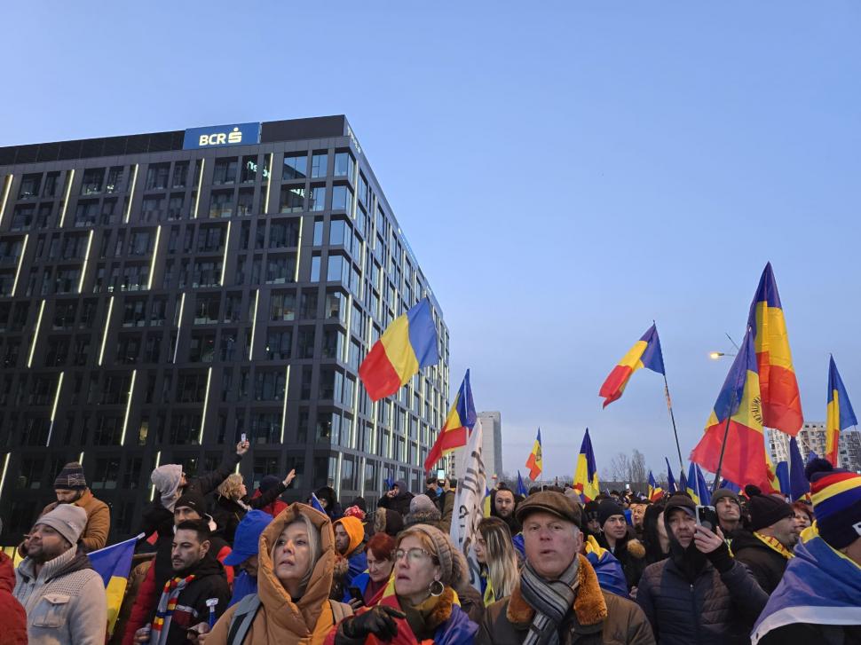 Ce nu s-a văzut la televizor de la protestul AUR. Reportaj incognito în mijlocul manifestanților. „Poate că George nu e în Polonia” 945859