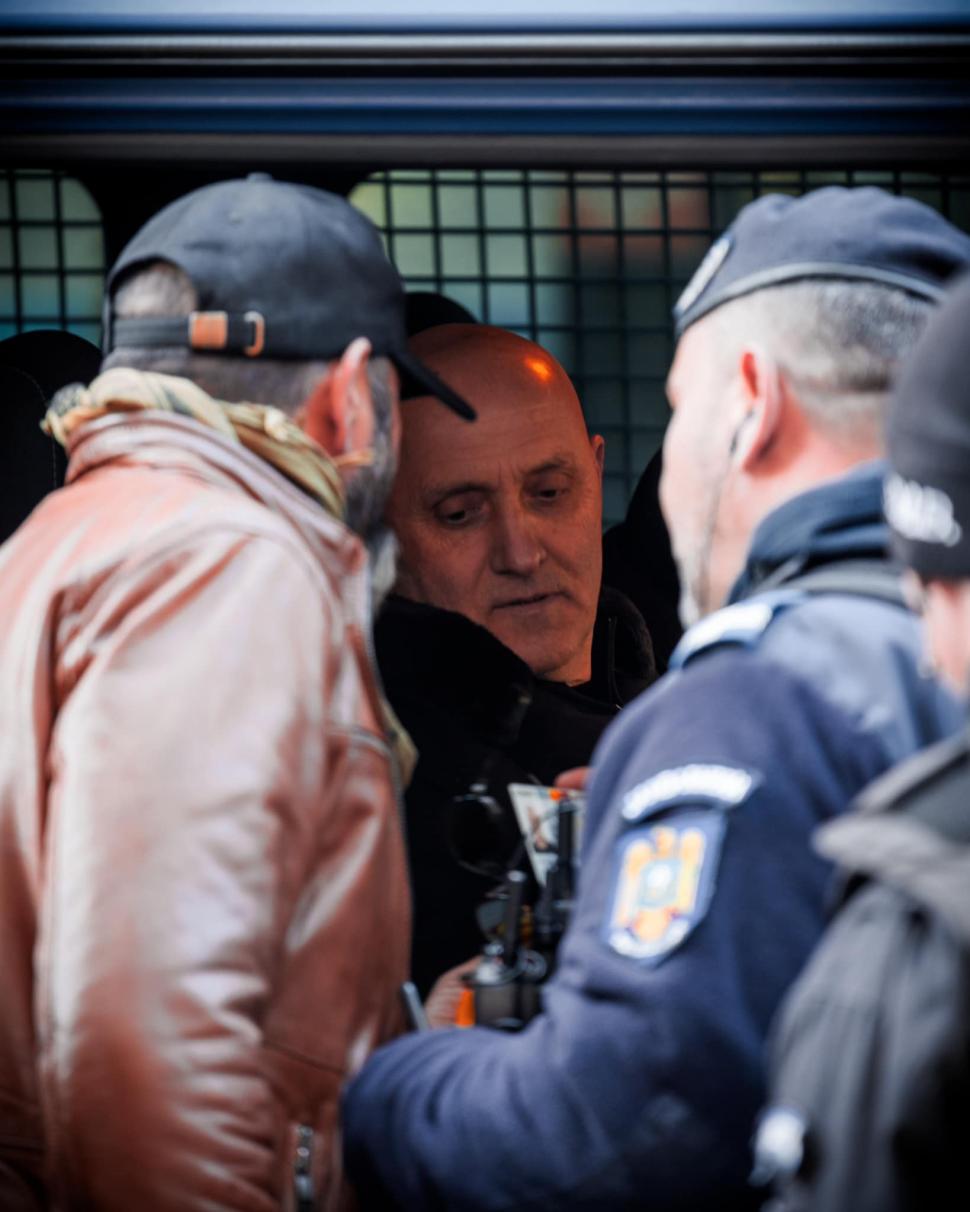 Horațiu Potra, șeful mercenarilor lui Călin Georgescu, a fost săltat de jandarmi de la protestul AUR din Capitală 945816
