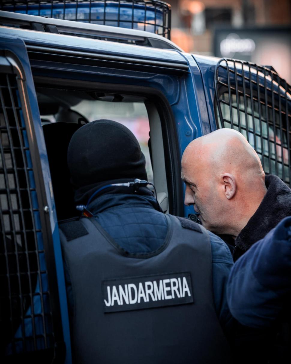 Horațiu Potra, șeful mercenarilor lui Călin Georgescu, a fost săltat de jandarmi de la protestul AUR din Capitală 945819