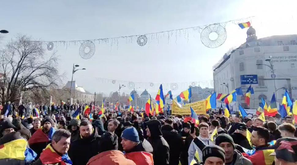 Protest organizat de AUR în București: Simion a anunțat că „mitingul a luat sfârșit”: „Oamenii merg acasă” 945805