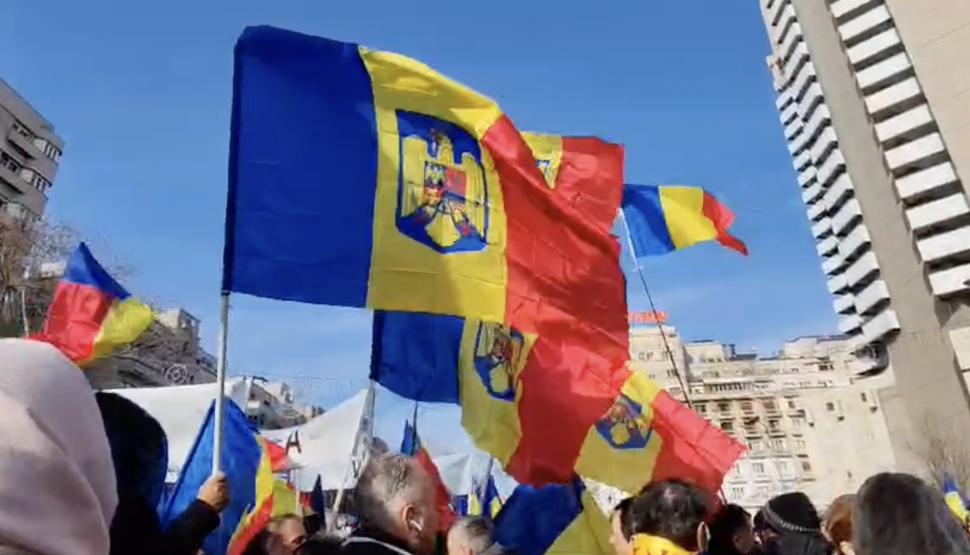 Protest organizat de AUR în București: Simion a anunțat că „mitingul a luat sfârșit”: „Oamenii merg acasă” 945808