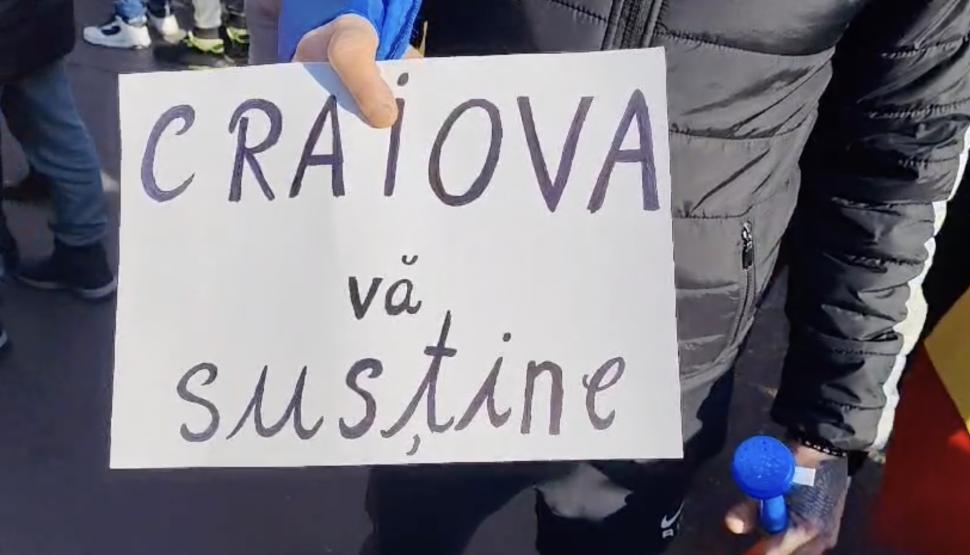 Protest organizat de AUR în București: Simion a anunțat că „mitingul a luat sfârșit”: „Oamenii merg acasă” 945809