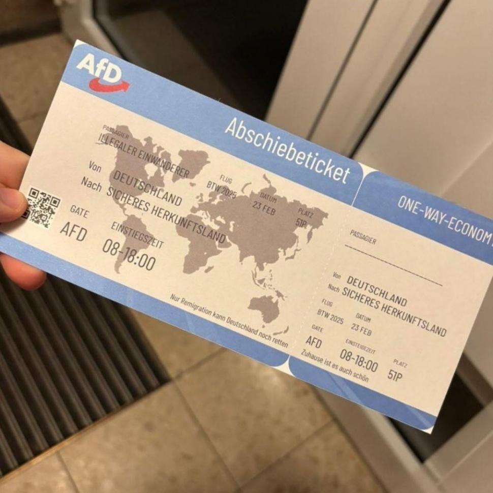AfD distribuie "bilete de avion fără întoarcere" pentru migranții din Germania, înainte de alegeri. Metoda a fost folosită de naziști 946217