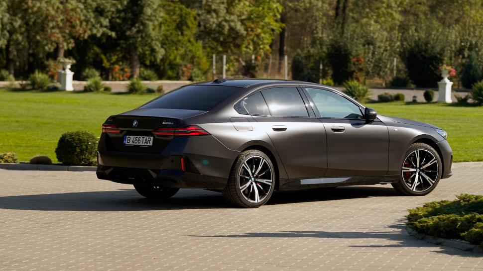 Serviciile premium de închiriere auto: soluția inteligentă pentru startup-uri 946384