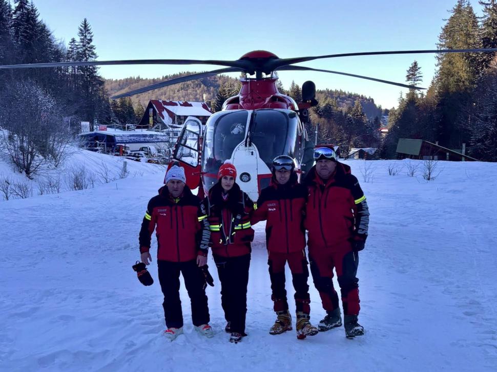 Accident grav pe o pârtie din Predeal. Un bărbat a pierdut controlul schiurilor și s-a izbit de un copac 946703