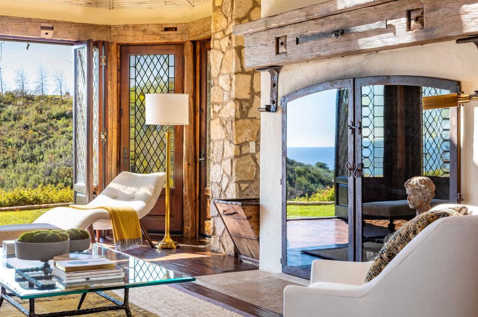 Cum arăta în interior casa de 14,5 milioane de dolari a lui Mel Gibson înainte de a fi făcută scrum de incendiul din Los Angeles  946597