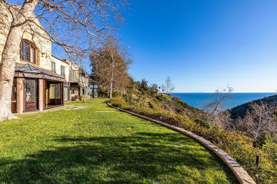 Cum arăta în interior casa de 14,5 milioane de dolari a lui Mel Gibson înainte de a fi făcută scrum de incendiul din Los Angeles  946612