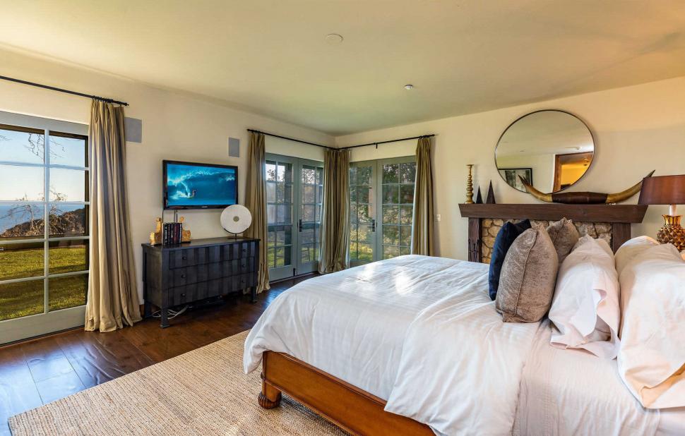 Cum arăta în interior casa de 14,5 milioane de dolari a lui Mel Gibson înainte de a fi făcută scrum de incendiul din Los Angeles  946615