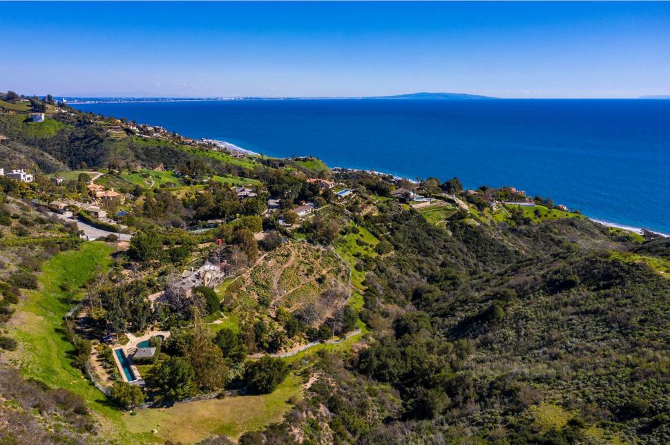 Cum arăta în interior casa de 14,5 milioane de dolari a lui Mel Gibson înainte de a fi făcută scrum de incendiul din Los Angeles  946621