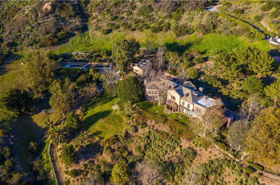 Cum arăta în interior casa de 14,5 milioane de dolari a lui Mel Gibson înainte de a fi făcută scrum de incendiul din Los Angeles  946622
