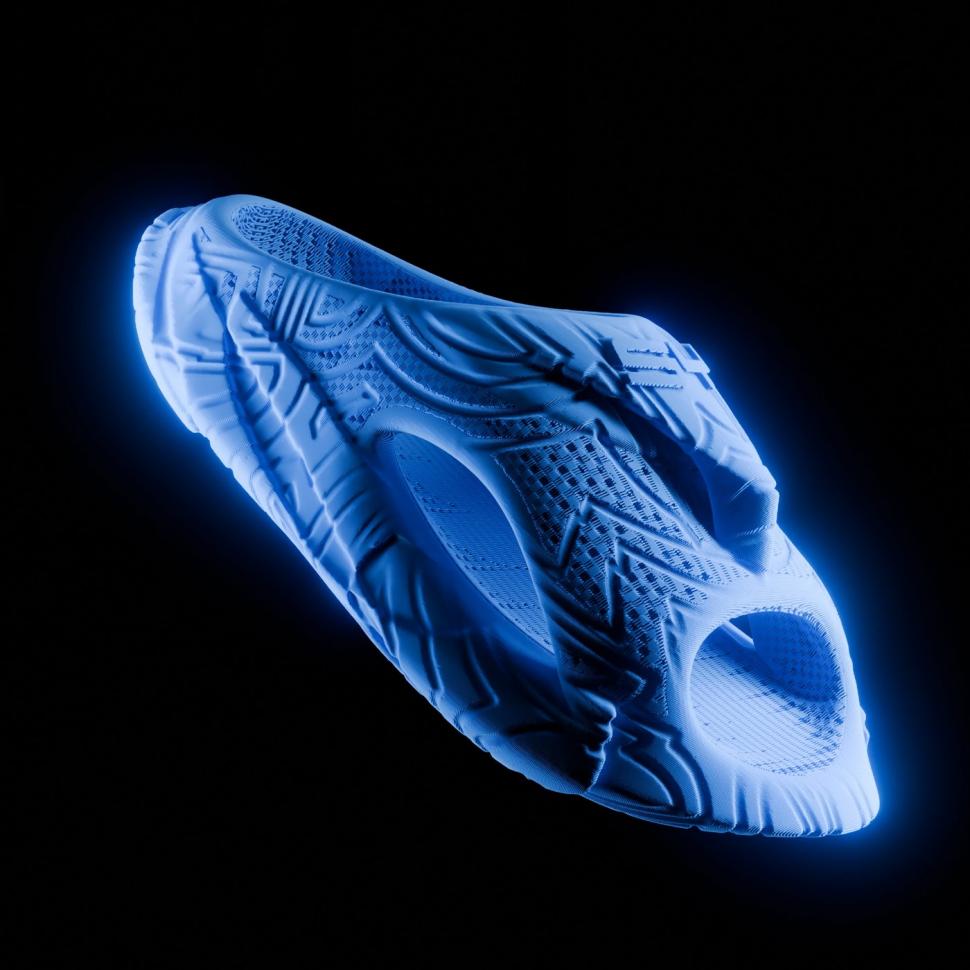 Cât de urât arată prima pereche de încălțăminte proiectată de Inteligența Artificială și cât costă  946420