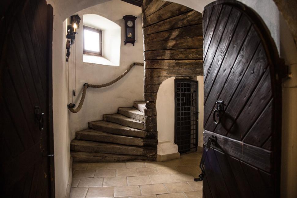 Castelul cu vinuri din România, vechi de 400 de ani, pierdut la cărți și răscumpărat. Cât costă o vizită la Bethlen-Haller  946860