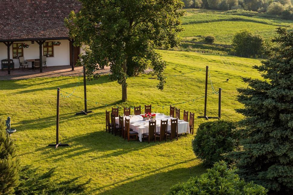 Castelul cu vinuri din România, vechi de 400 de ani, pierdut la cărți și răscumpărat. Cât costă o vizită la Bethlen-Haller  946861