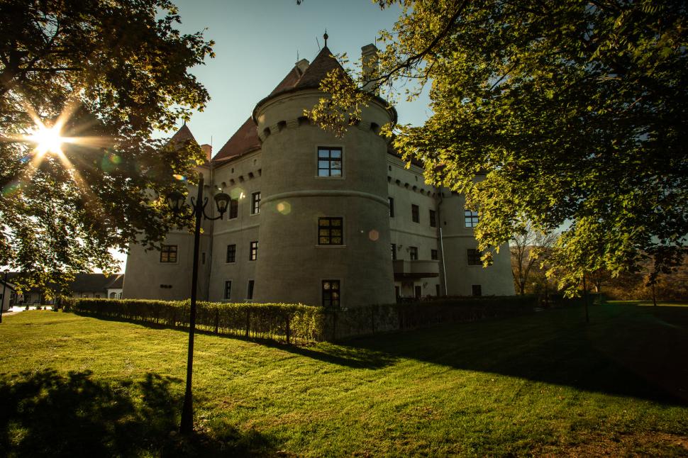 Castelul cu vinuri din România, vechi de 400 de ani, pierdut la cărți și răscumpărat. Cât costă o vizită la Bethlen-Haller  946868