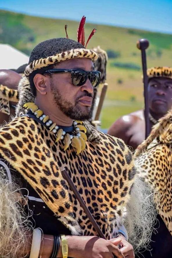 Scandal cu iz amoros în familia regală Zulu. Prima soţie a regelui nu este de acord cu a treia căsătorie a acestuia 946895