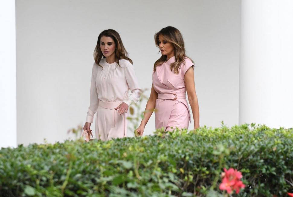 Regina pe care Melania Trump a invitat-o la Mar-a-Lago înainte de învestirea lui Trump. Mesajul transmis după discuția lor 947011