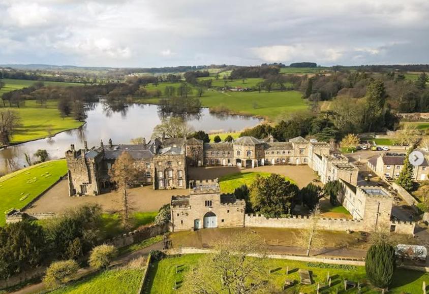 Un castel de 700 de ani e scos la vânzare. Imagini spectaculoase cu proprietatea de lux care a aparținut de generații aceleiași familii 947101