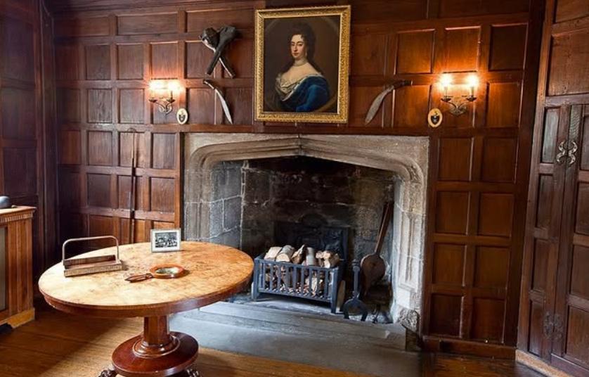 Un castel de 700 de ani e scos la vânzare. Imagini spectaculoase cu proprietatea de lux care a aparținut de generații aceleiași familii 947103