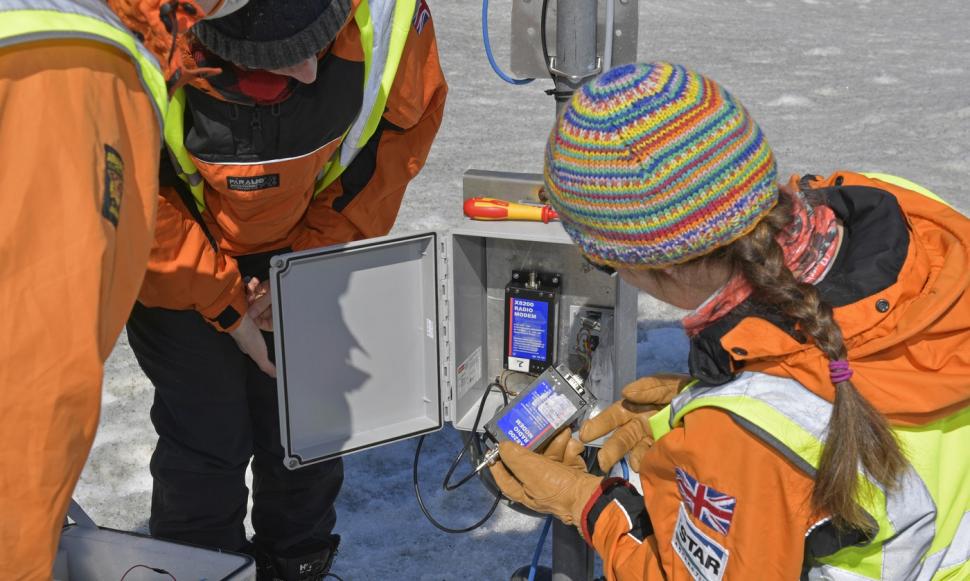 Se caută bucătari, tâmplari, electricieni sau instalatori pentru Antarctica. Salariul anual și alte beneficii 947307