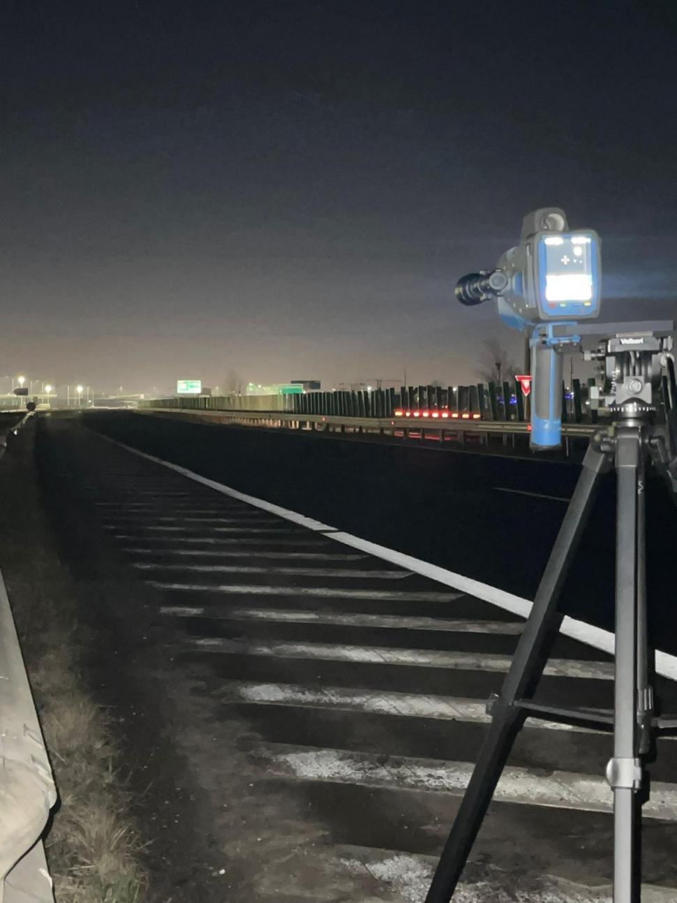 Prima amendă de circulație dată de sistemul automat al Poliției. O șoferiță va primi acasă sacțiunea, deși n-a fost oprită în trafic 947775