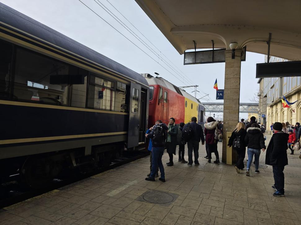 Cum a fost în Trenul Unirii care a plecat din Bucureşti şi a ajuns cu întârziere la Iaşi, din cauza veseliei de la Bârlad şi Vaslui 948182